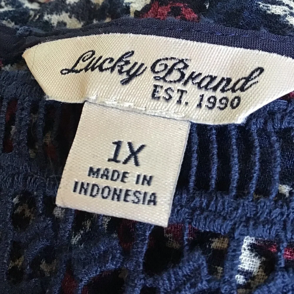 Lucky Brand Top - Picture 3 of 3